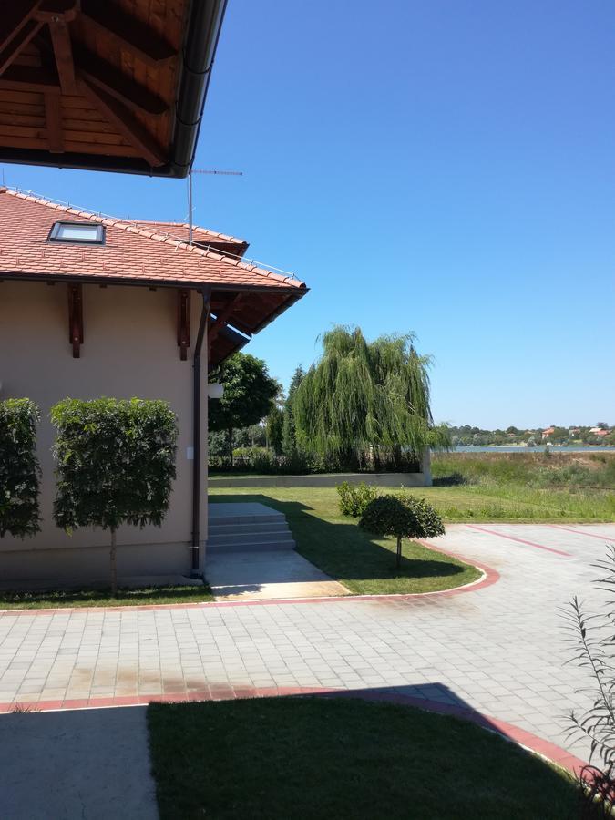 ملادينوفاتس Motel Jezero المظهر الخارجي الصورة